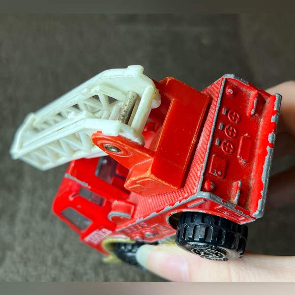 1992 Vintage Tonka Fire Truck Engine with Ladder Metal & Plastic Vehicle Toy - Picture 9 of 12